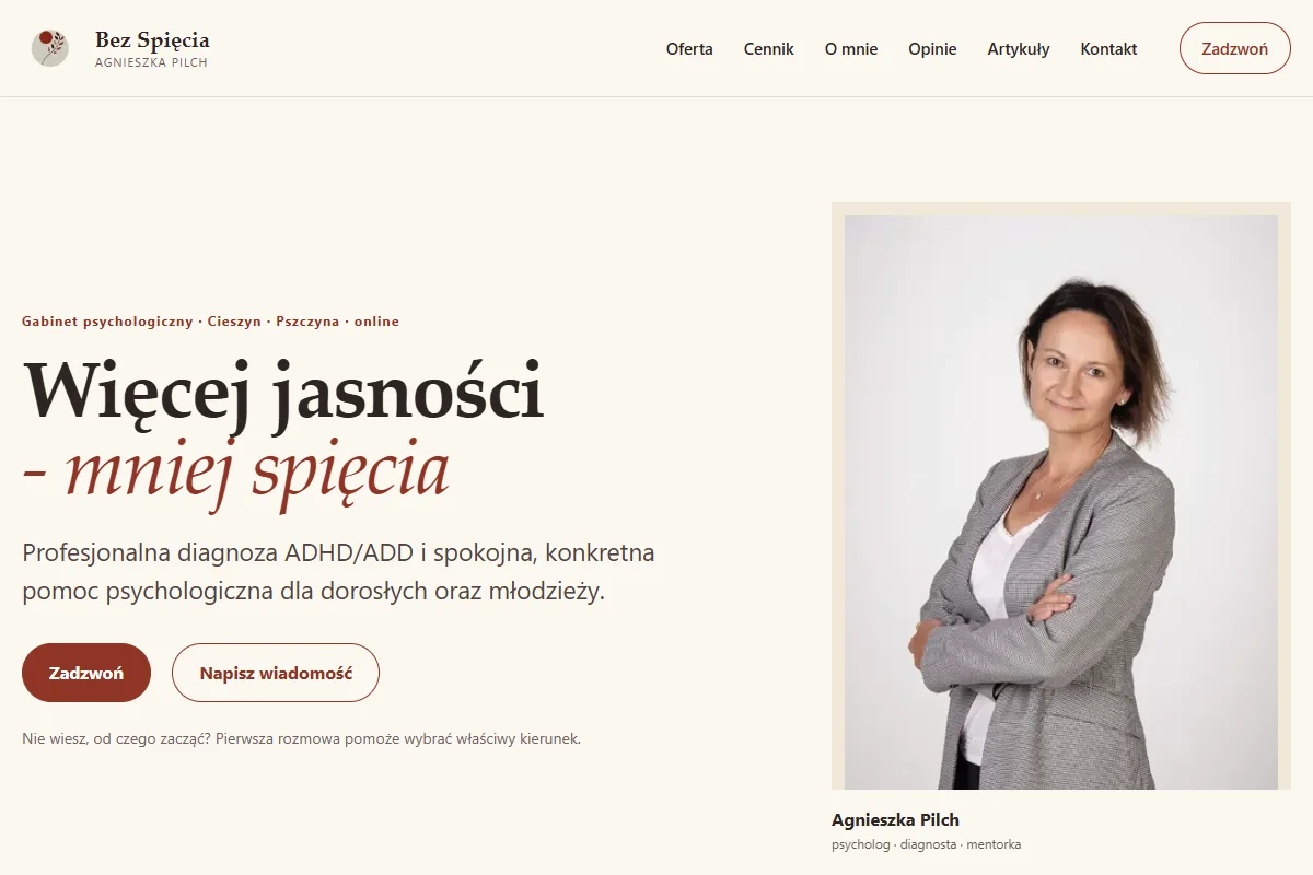 Bez Spięcia homepage, with a cream background and an introduction to psychological support